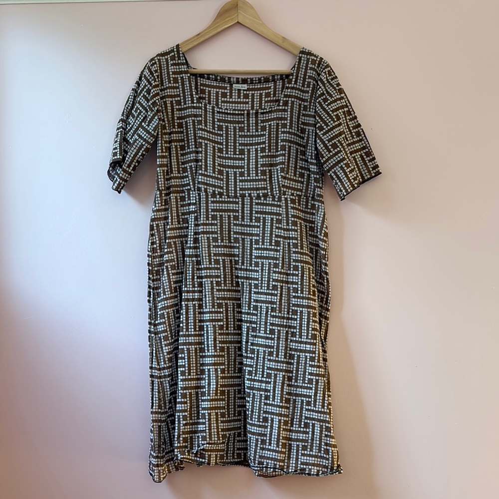 Kara-Line Geometric Print Midi Dress in Brown and white